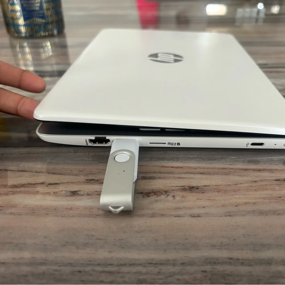 HP White Laptop with Silver Logo